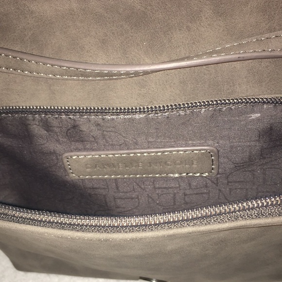 Danielle Nicole Purse 👜 - Picture 4 of 8